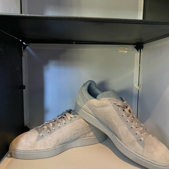 Blue Suede Pumas - Picture 3 of 8